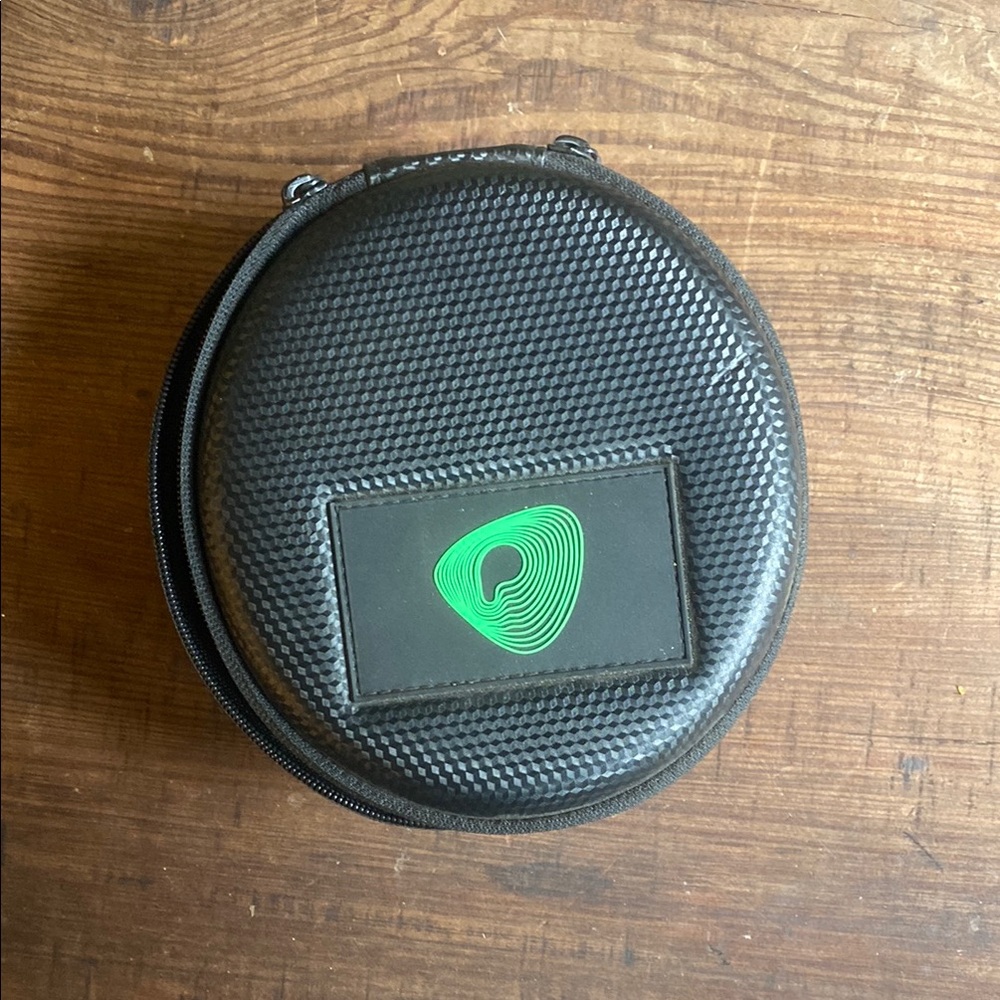 Pulsetto, Black and Green case.